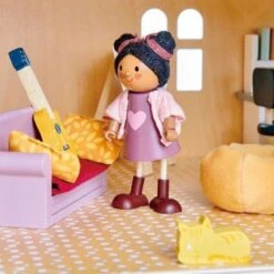 Figurine Maison De Poupées Ayana Et Son Chat Tender Leaf Toys® - Jouets En Bois -Bois Jouets Magasin figurine maison de poupees ayana et son chat tender leaf toys jouets en bois 4