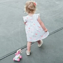 Jouet En Bois à Trainer 4 Roues Chien Ella Rose & Blanche Scratch® - Jouet En Bois Bébé écolos -Bois Jouets Magasin jouet en bois a trainer 4 roues chien ella rose blanche scratch jouet en bois bebe ecolos 2