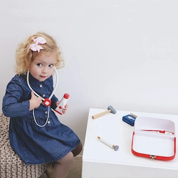 Jouet En Bois D'imitation 'Valisette Du Docteur' Scratch® - Jouet En Bois 7 Jouet En Bois D'imitation 'Valisette Du Docteur' Scratch® - Jouet En Bois – Image 5