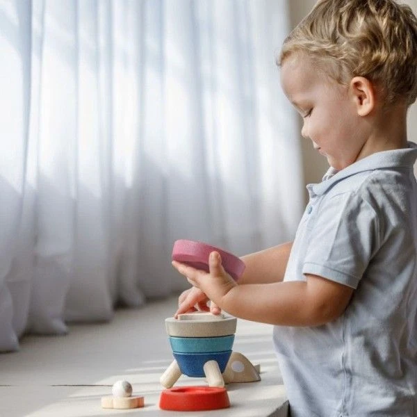 Jouet En Bois Fusée à Empiler Orchard Plantoys® -Jouet En Bois 7 Jouet En Bois Fusée à Empiler Orchard Plantoys® -Jouet En Bois – Image 5