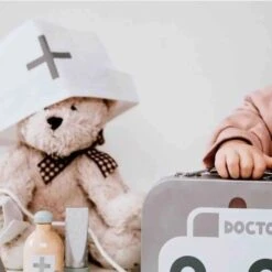 Jouet En Bois Malette Du Docteur GriseJabadabado® - Jeux Bois Enfants -Bois Jouets Magasin jouet en bois malette du docteur grise jabadabado jeux bois enfants 4