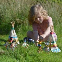 Jouet En Bois Set Tipis (maisons) De Poupées Camp Indiens 14 Pièces Goki® - Jouets Goki -Bois Jouets Magasin jouet en bois set tipis maisons de poupees camp indiens 14 pieces goki jouets goki 2