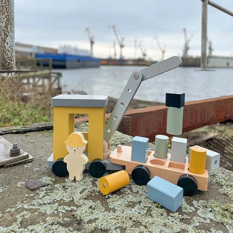 Jouets En Bois Camion Grue Avec Aimant Jabadabado® - Jouet Bois Bébés 4 Jouets En Bois Camion Grue Avec Aimant Jabadabado® - Jouet Bois Bébés – Image 2