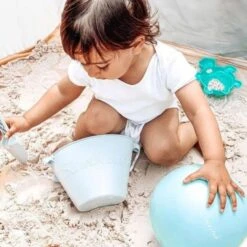 Seau De Plage Enfant En Silicone Vieux Rose Scrunch® - Jouets De Plage -Bois Jouets Magasin seau de plage enfant en silicone vieux rose scrunch jouets de plage 4